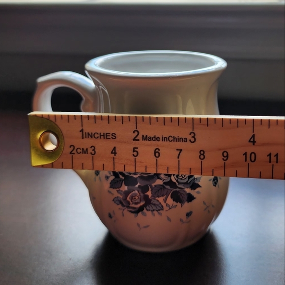 Ceramic white with blue roses cup - Picture 14 of 14